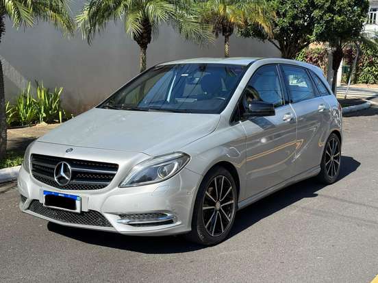 MERCEDES-BENZ-B 200-2013