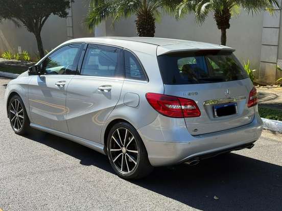 MERCEDES-BENZ-B 200-1.6 TURBO GASOLINA 4P AUTOMÁTICO MERCEDES-BENZ-B 200-2013