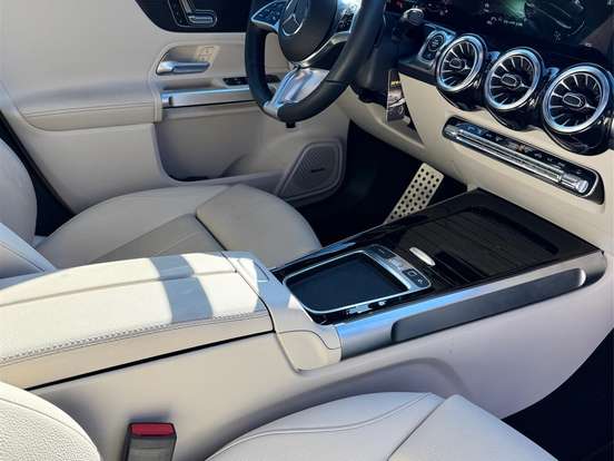 MERCEDES-BENZ-GLB 220-2.0 MHEV PROGRESSIVE 4MATIC 8G-DCT MERCEDES-BENZ-GLB 220-2025