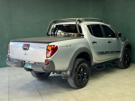 MITSUBISHI-L200 SAVANA-3.2 4X4 16V TURBO INTERCOOLER DIESEL 4P MANUAL MITSUBISHI-L200 SAVANA-2014