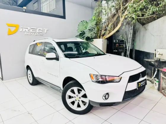 MITSUBISHI OUTLANDER 3.0 GT 4X4 V6 24V GASOLINA 4P AUTOMÁTICO MITSUBISHI OUTLANDER 3.0 GT 4X4 V6 24V GASOLINA 4P AUTOMÁTICO