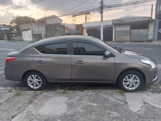 NISSAN-VERSA-2016