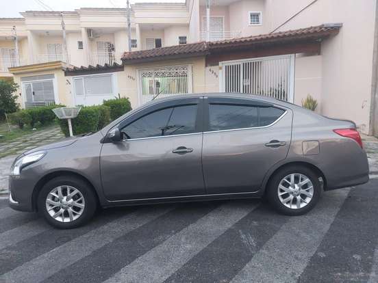 NISSAN-VERSA-2016