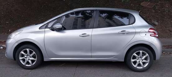 PEUGEOT-208-2014