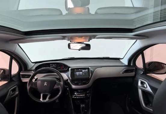 PEUGEOT-208-2016