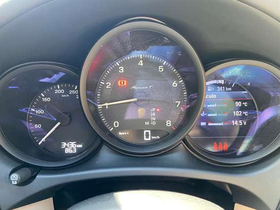 PORSCHE-MACAN-2025