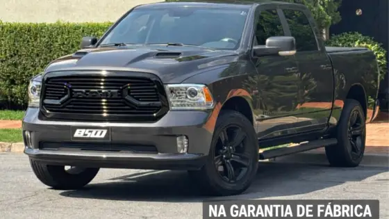 RAM CLASSIC 5.7 V8 GASOLINA LARAMIE NIGHT EDITION CD 4X4 AUTOMÁTICO