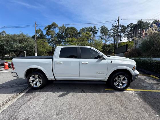 RAM 1500 5.7 V8 GASOLINA LIMITED CD 4X4 AUTOMÁTICO