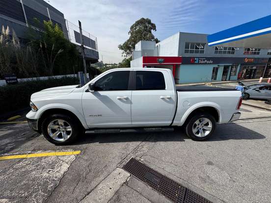 RAM-1500-5.7 V8 GASOLINA LIMITED CD 4X4 AUTOMÁTICO RAM-1500-2023