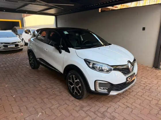 RENAULT CAPTUR 2.0 16V HI-FLEX INTENSE AUTOMÁTICO RENAULT CAPTUR 2.0 16V HI-FLEX INTENSE AUTOMÁTICO