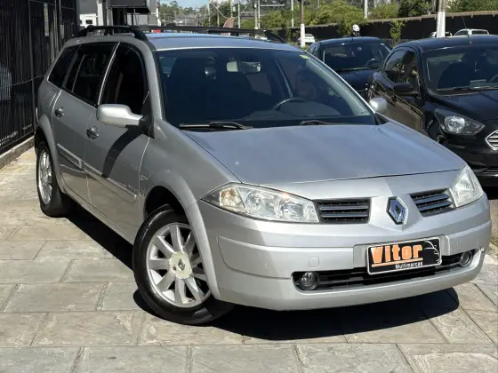 RENAULT MEGANE 1.6 DYNAMIQUE GRAND TOUR 16V FLEX 4P MANUAL RENAULT MEGANE 1.6 DYNAMIQUE GRAND TOUR 16V FLEX 4P MANUAL