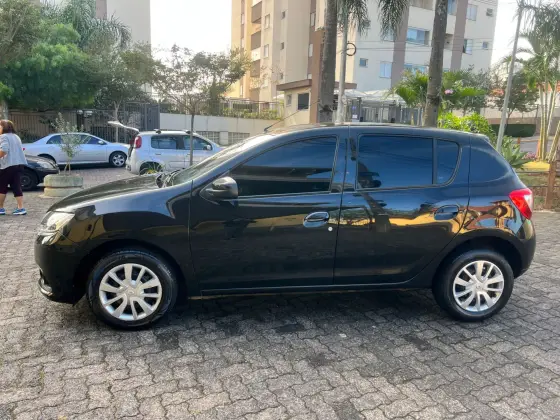 RENAULT SANDERO 1.0 AUTHENTIQUE 16V FLEX 4P MANUAL