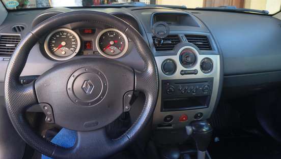 RENAULT-MEGANE-2007
