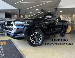 TOYOTA HILUX 2.8 D-4D TURBO DIESEL CD SRX 4X4 AUTOMÁTICO TOYOTA HILUX 2.8 D-4D TURBO DIESEL CD SRX 4X4 AUTOMÁTICO