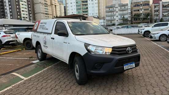 TOYOTA-HILUX-2.8 D-4D TURBO DIESEL CHASSI 4X4 MANUAL TOYOTA-HILUX-2023
