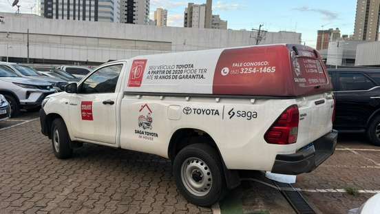 TOYOTA-HILUX-2023