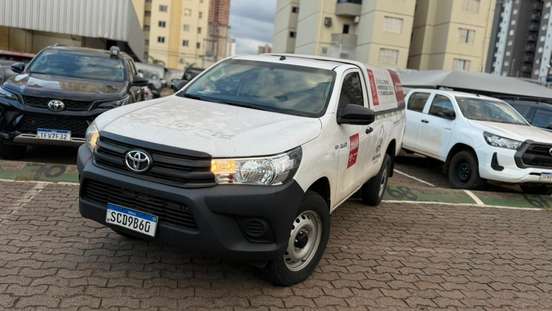 TOYOTA-HILUX-2.8 D-4D TURBO DIESEL CHASSI 4X4 MANUAL TOYOTA-HILUX-2023