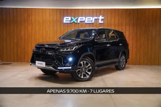 TOYOTA HILUX SW4 2.8 D-4D TURBO DIESEL DIAMOND 7L 4X4 AUTOMÁTICO