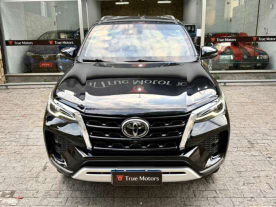 TOYOTA-HILUX SW4-2.8 D-4D TURBO DIESEL SRX 7L 4X4 AUTOMÁTICO TOYOTA-HILUX SW4-2023