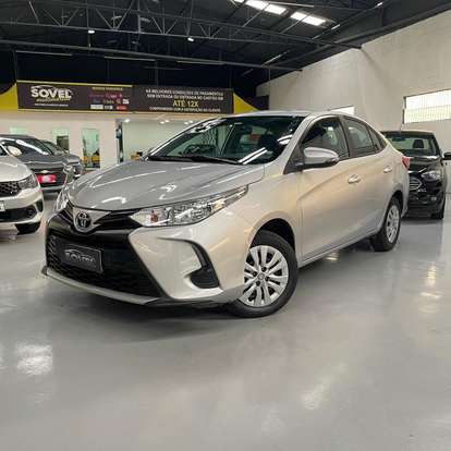 TOYOTA-YARIS-2024