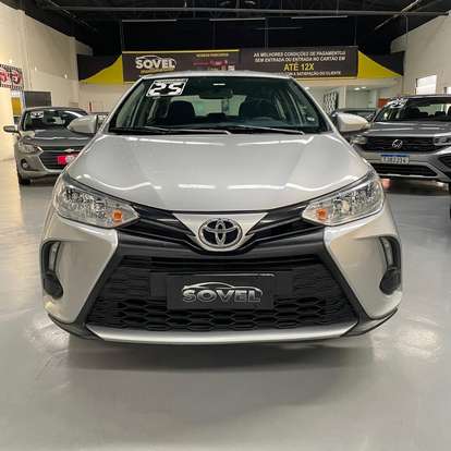 TOYOTA-YARIS-2024