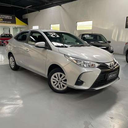 TOYOTA-YARIS-2024