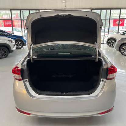 TOYOTA-YARIS-2024