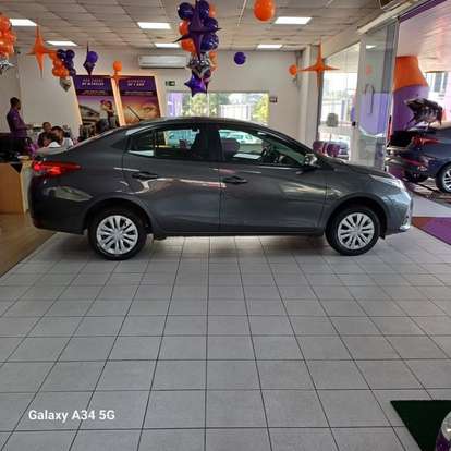 TOYOTA-YARIS-2024
