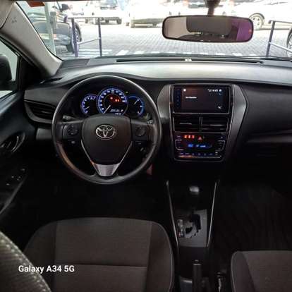 TOYOTA-YARIS-2024