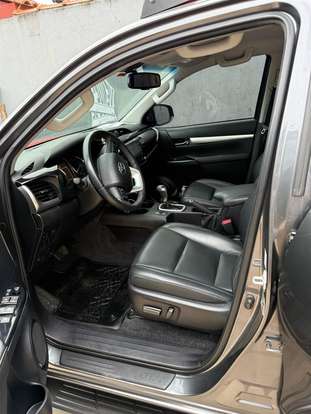 TOYOTA-HILUX-2.8 D-4D TURBO DIESEL CD SRV 4X4 AUTOMÁTICO TOYOTA-HILUX-2021