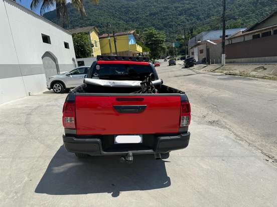 TOYOTA-HILUX-2021