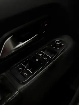 VOLKSWAGEN-AMAROK-2017