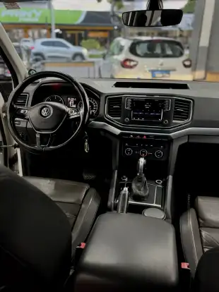 VOLKSWAGEN-AMAROK-2017