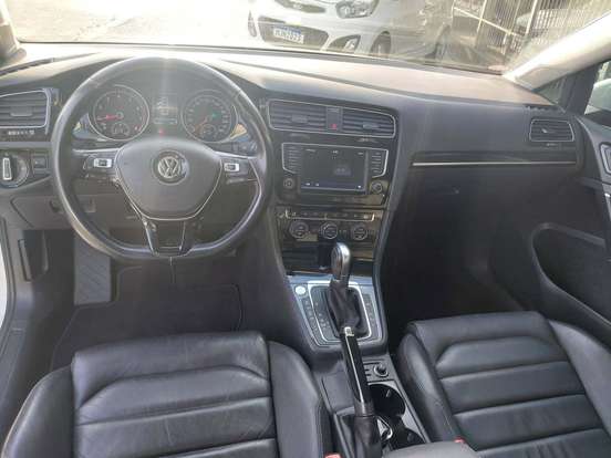 VOLKSWAGEN-GOLF-2016