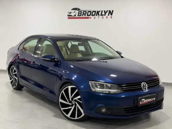 VOLKSWAGEN JETTA 2.0 COMFORTLINE GASOLINA 4P TIPTRONIC