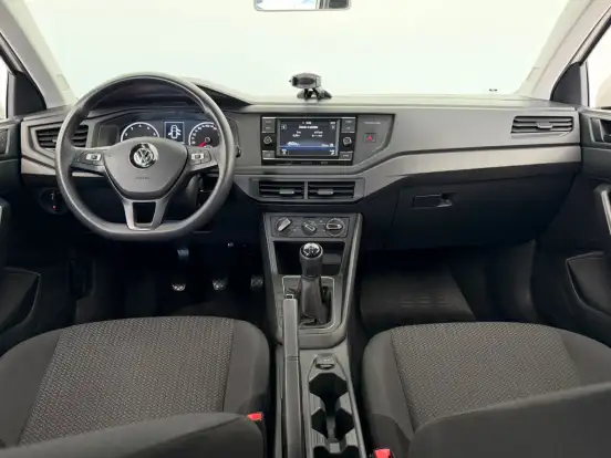 VOLKSWAGEN-POLO-2021