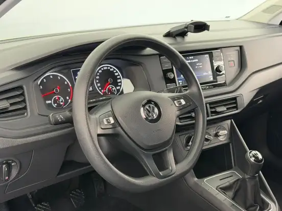 VOLKSWAGEN-POLO-2021
