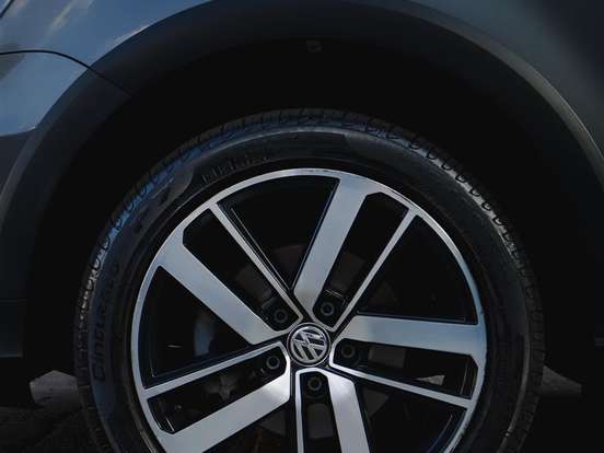 VOLKSWAGEN-FOX-1.6 MSI TOTAL FLEX XTREME 4P MANUAL VOLKSWAGEN-FOX-2020