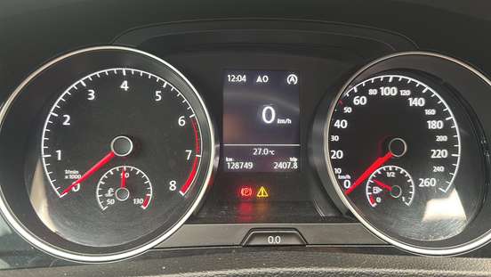 VOLKSWAGEN-GOLF-2015