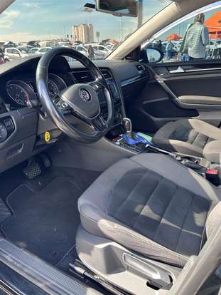 VOLKSWAGEN-GOLF-2015