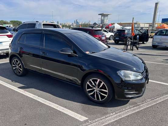 VOLKSWAGEN-GOLF-2015