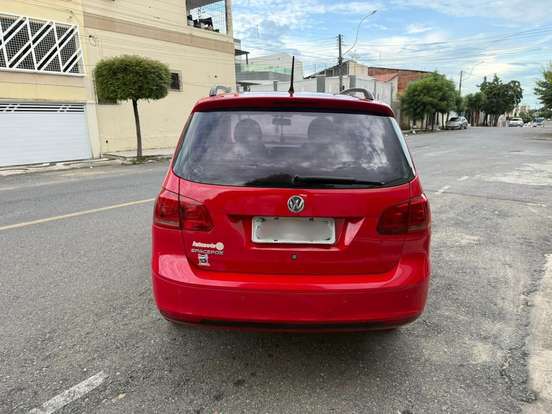 VOLKSWAGEN-SPACEFOX-2012