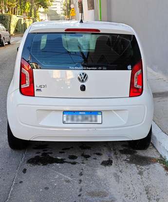 VOLKSWAGEN-UP-2015