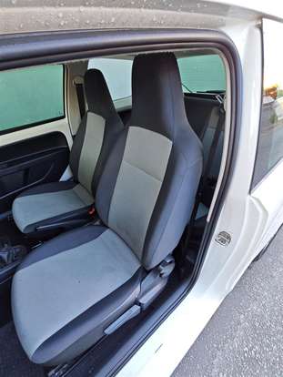 VOLKSWAGEN-UP-2015