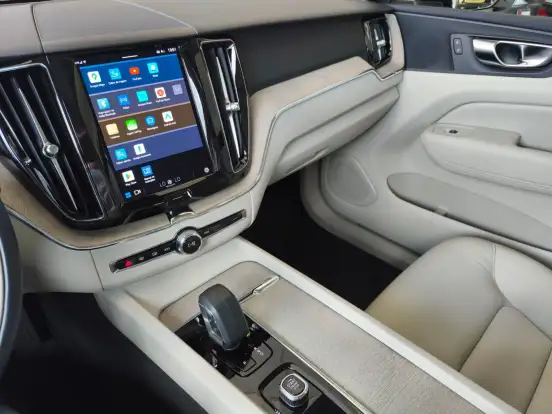 VOLVO-XC60-2023