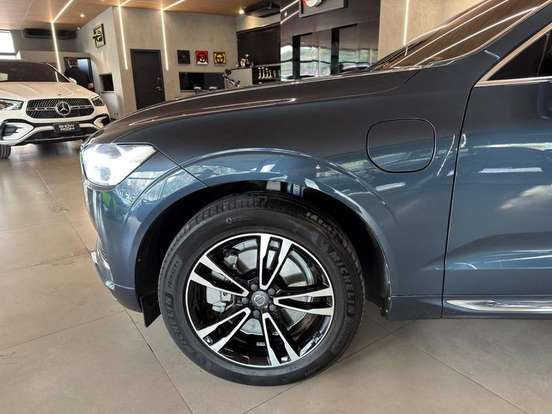 VOLVO-XC60-2.0 T8 HYBRID MOMENTUM AWD GEARTRONIC VOLVO-XC60-2020