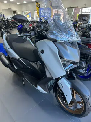 YAMAHA XMAX 300 CONNECTED ABS 