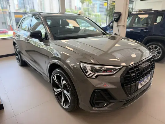AUDI Q3 2.0 40 TFSI GASOLINA PERFORMANCE BLACK PLUS QUATTRO TIPTRONIC