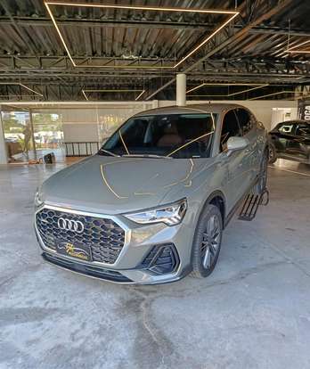 AUDI-Q3-2023