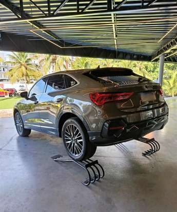 AUDI-Q3-2023